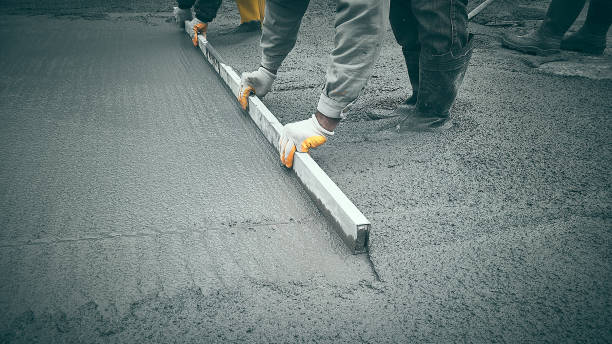 Best Concrete Sidewalk Installation  in Phelan, CA